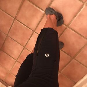 Black lululemon leggings